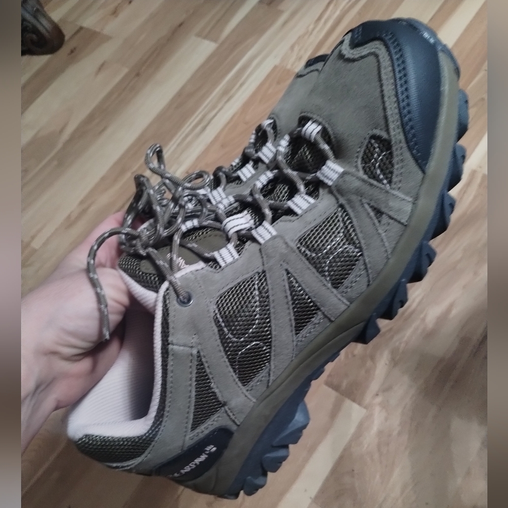 Women's Bearpaw Hiking Shoes Size 12